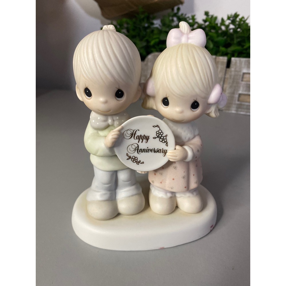 Jonathan David Happy‎ Anniversary Figurine Couple God Blessed Our Years Together